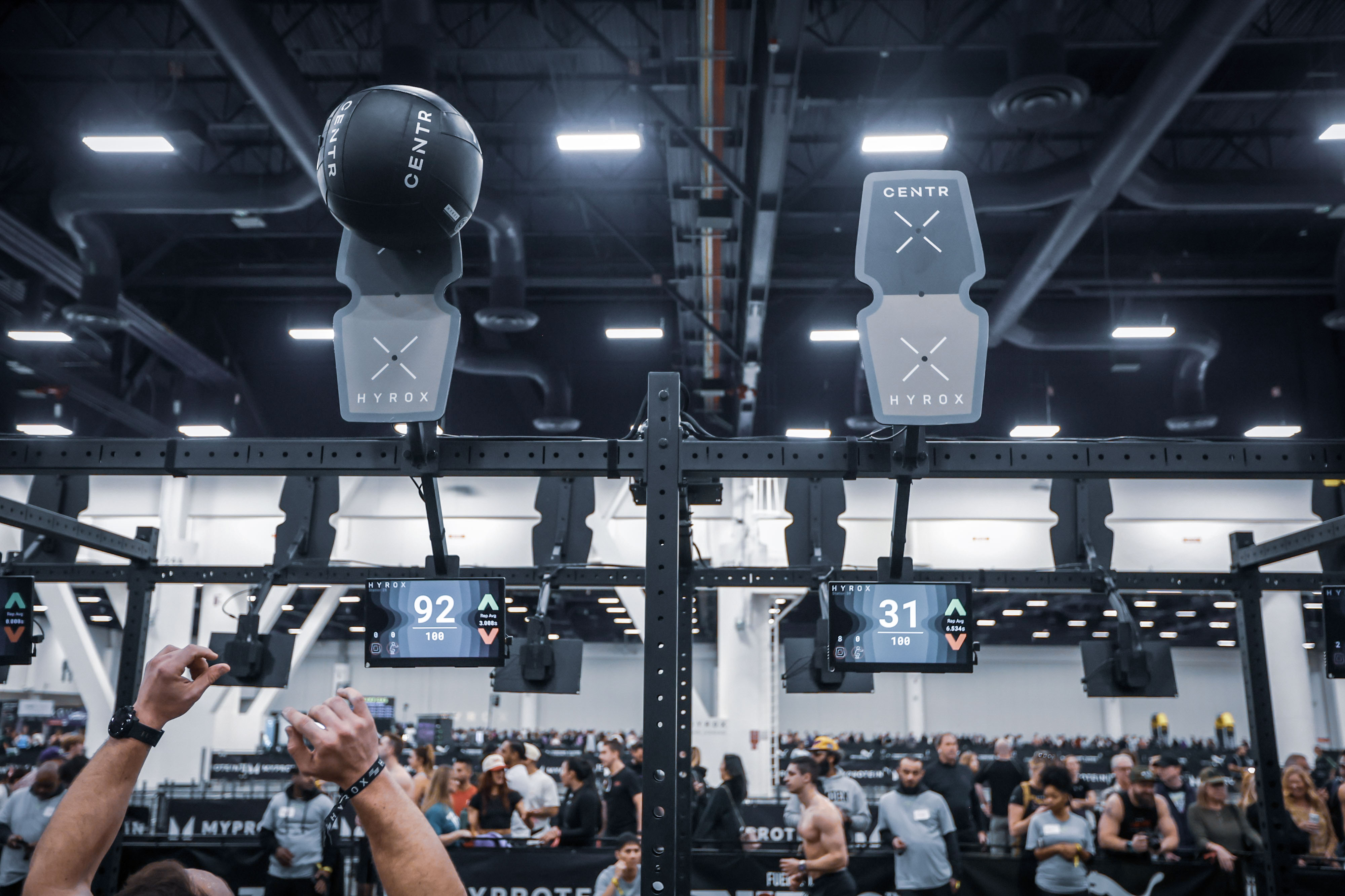 HYROX wall ball station